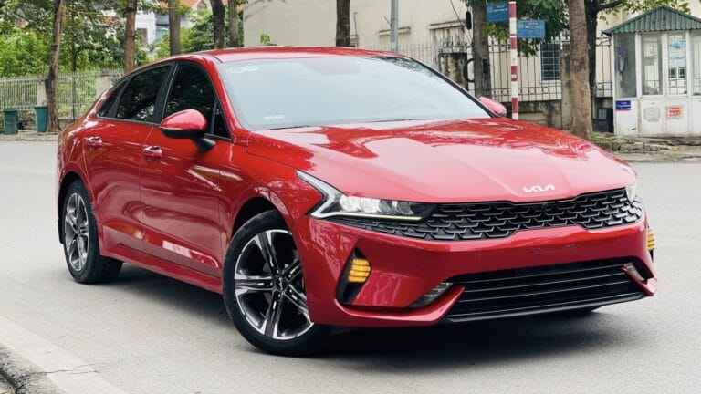 ĐÁNH GIÁ CHI TIẾT KIA K5 LUXURY – SEDAN HẠNG D DẪN ĐẦU VỀ GIÁ TRỊ