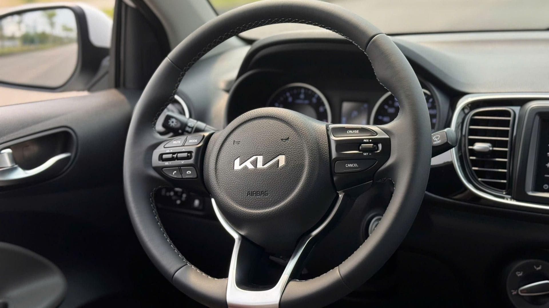 kiahanoi kia soluto at luxury noi that 4