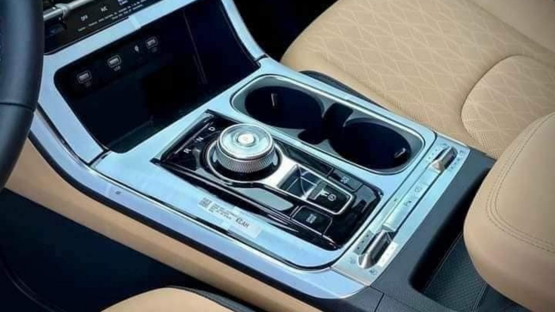 kiahanoi kia carnival 2.2D premium 8s noi that 1