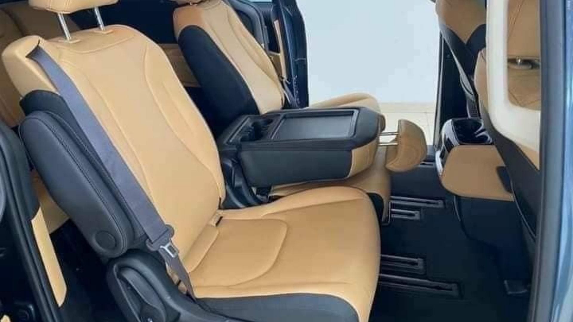 kiahanoi kia carnival 2.2D premium 8s noi that