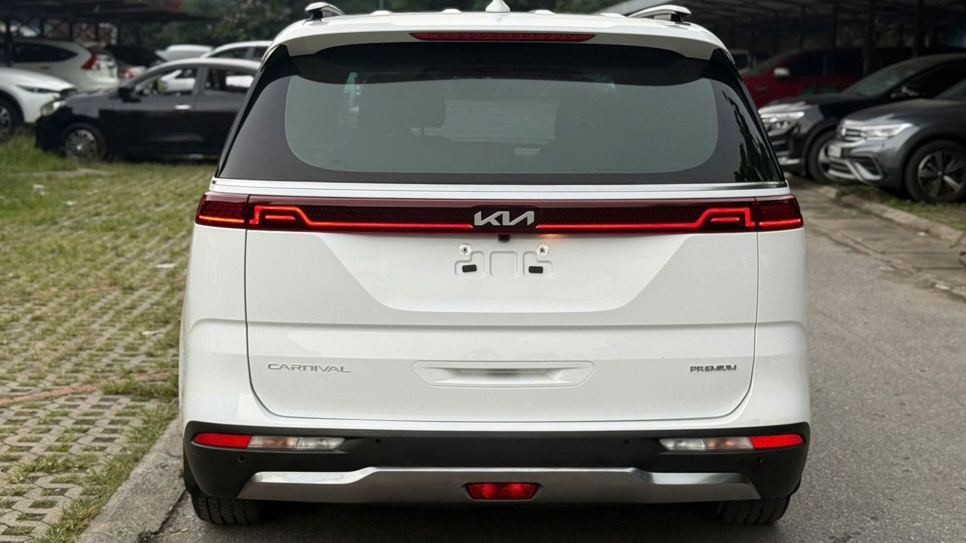 kiahanoi kia carnival 2.2D premium ngoai that 3