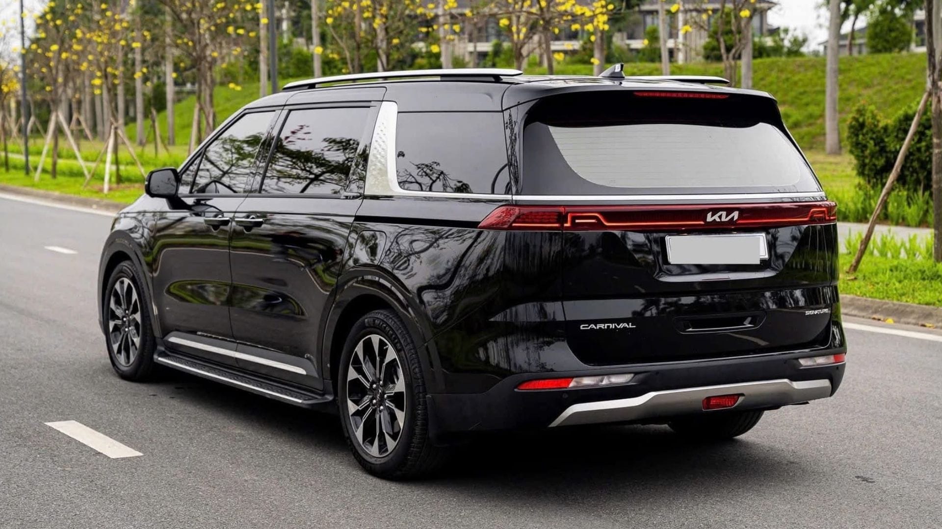 kiahanoi kia carnival 2.2d signature ngoai that 5
