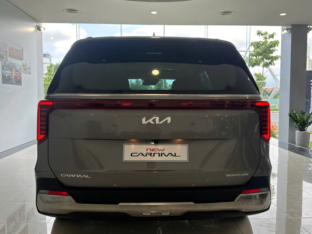New Carnival 1.6 Turbo Hybrid Premium 7S - ngoai that