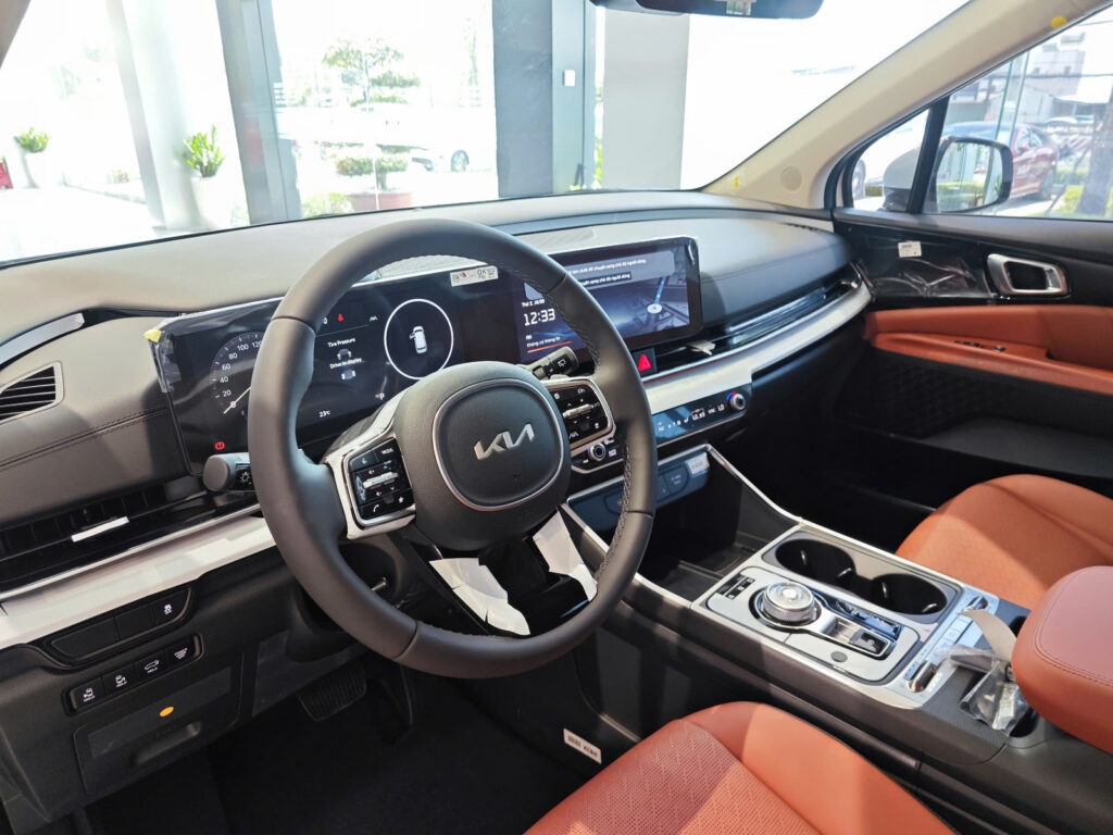 New Carnival 1.6 Turbo Hybrid Premium 7S - noi that